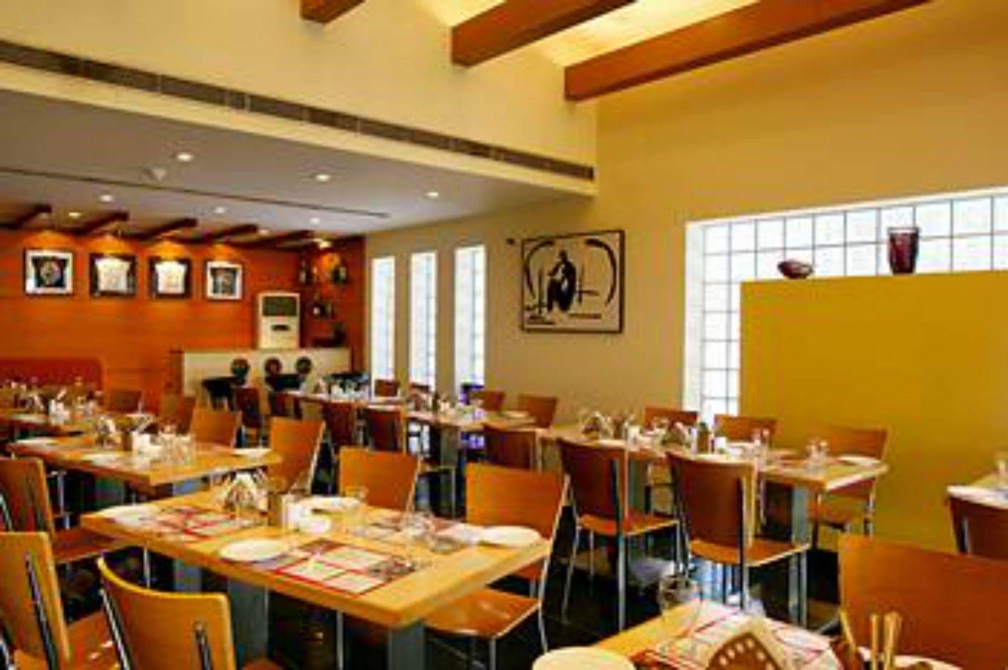 Red Fox By Lemon Tree Hotels, ג'איפור מראה חיצוני תמונה