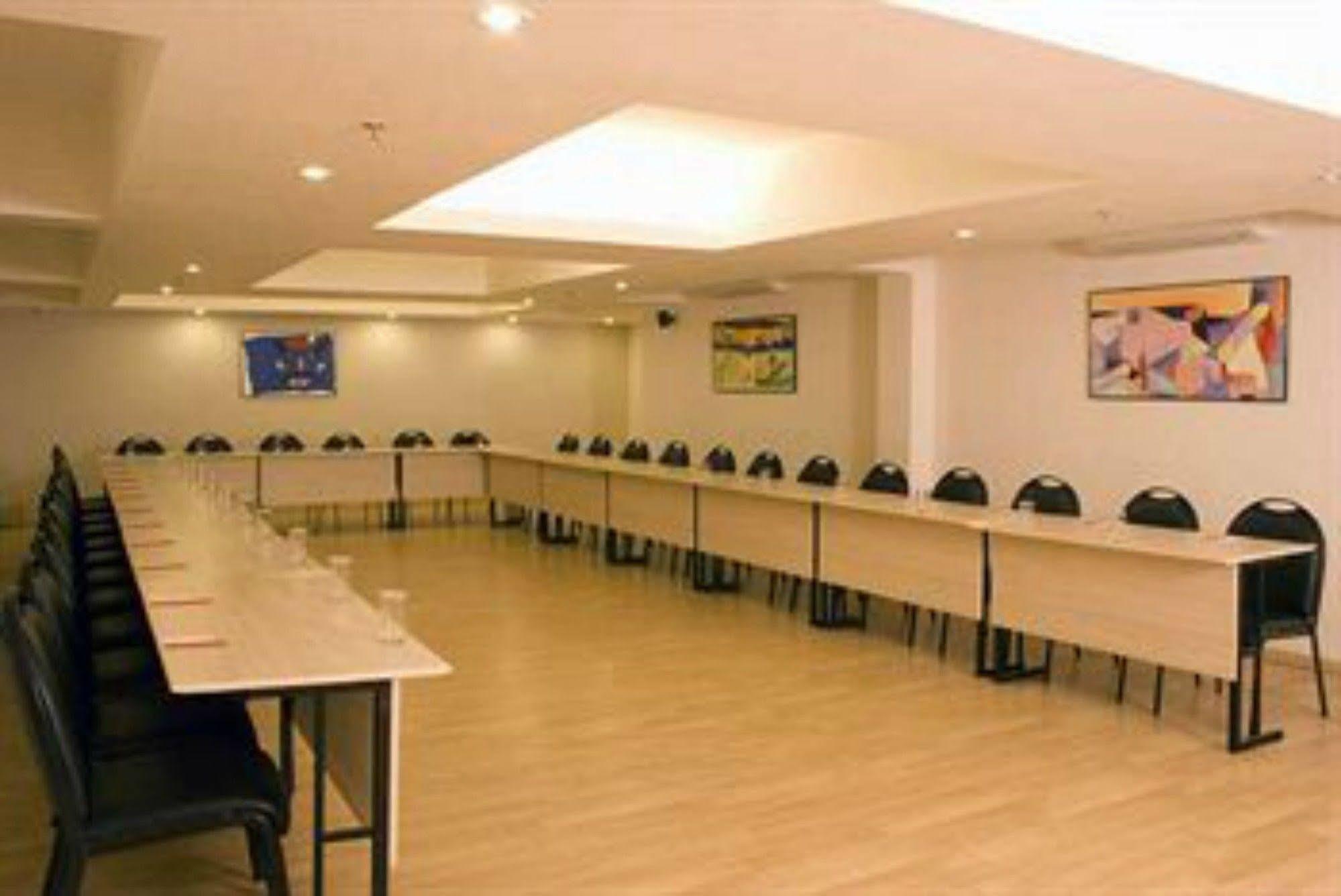 Red Fox By Lemon Tree Hotels, ג'איפור מראה חיצוני תמונה